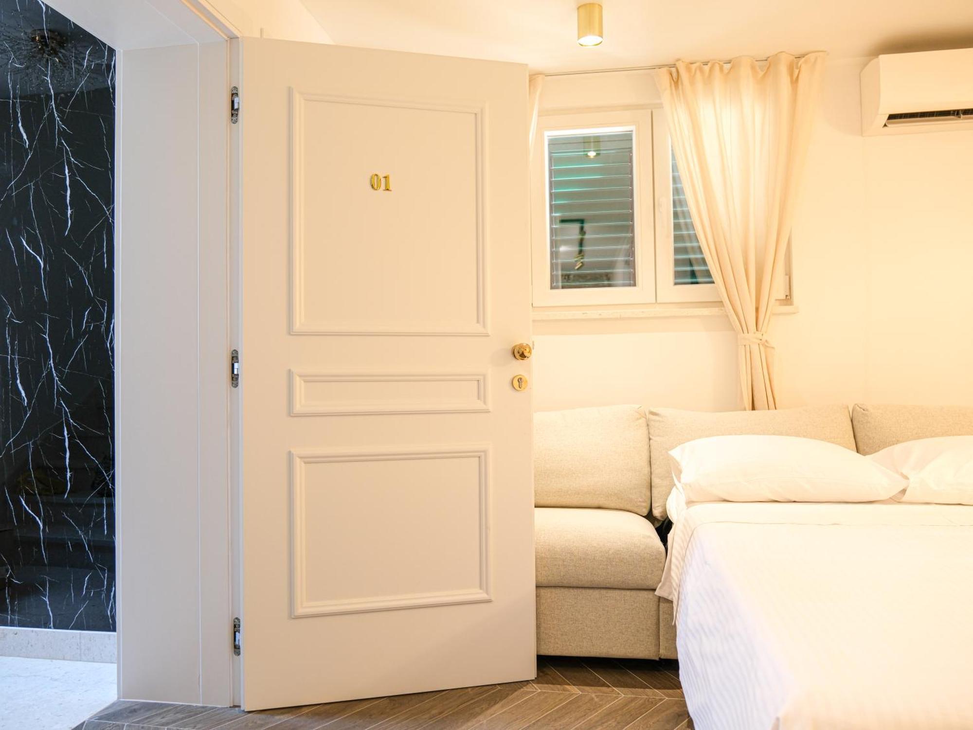 Prisca Luxury Rooms With Breakfast Split Exteriör bild
